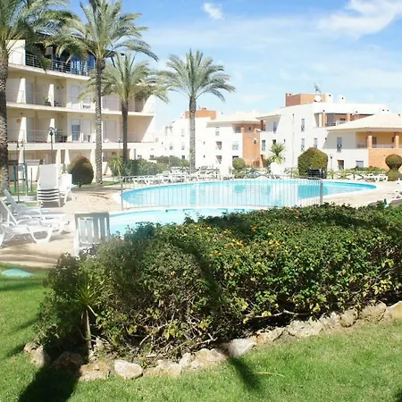 Pool & Garden Oura Flat Casa vacanze *