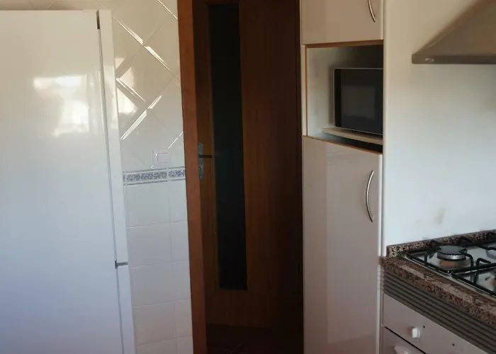 בית נופש Pool & Garden Oura Flat *