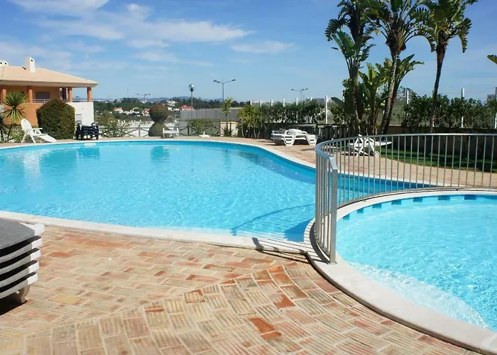 Casa vacanze Pool & Garden Oura Flat