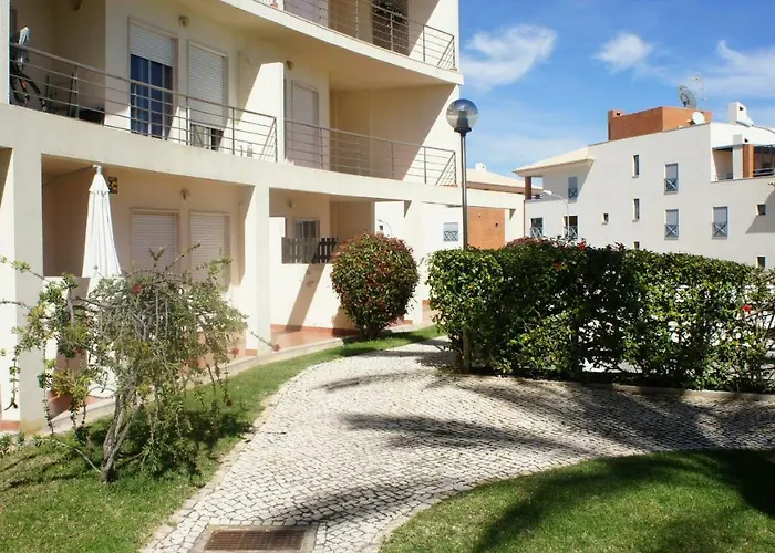 Pool & Garden Oura Flat * אלבופיירה