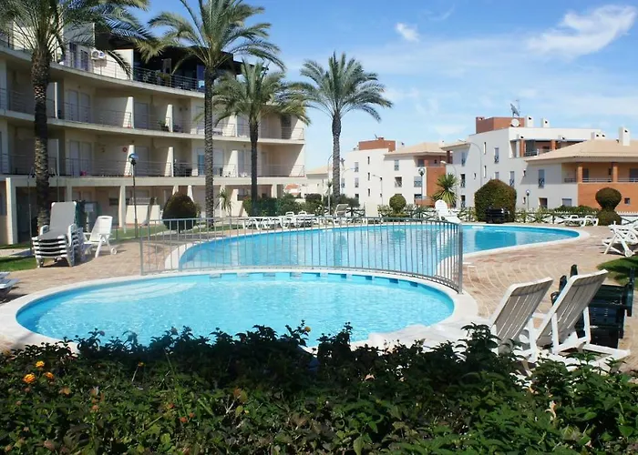 Casa vacanze Pool & Garden Oura Flat *