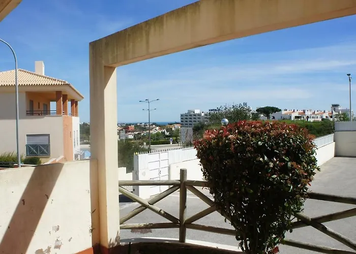 Casa vacanze Pool & Garden Oura Flat *