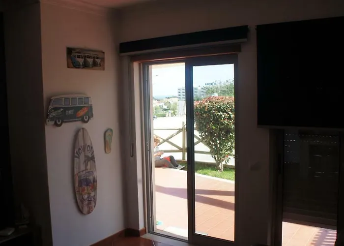 Pool & Garden Oura Flat אלבופיירה