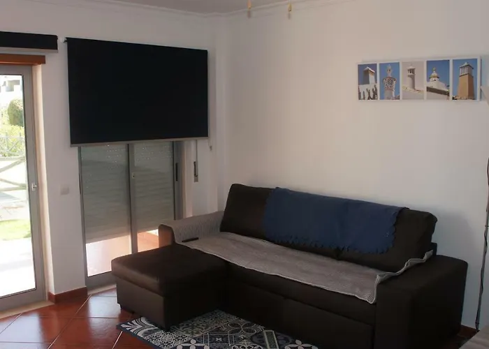 Casa vacanze Pool & Garden Oura Flat *