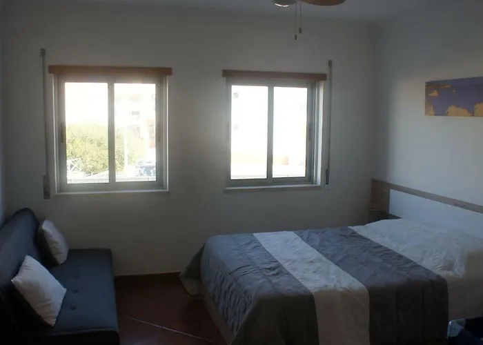 Pool & Garden Oura Flat